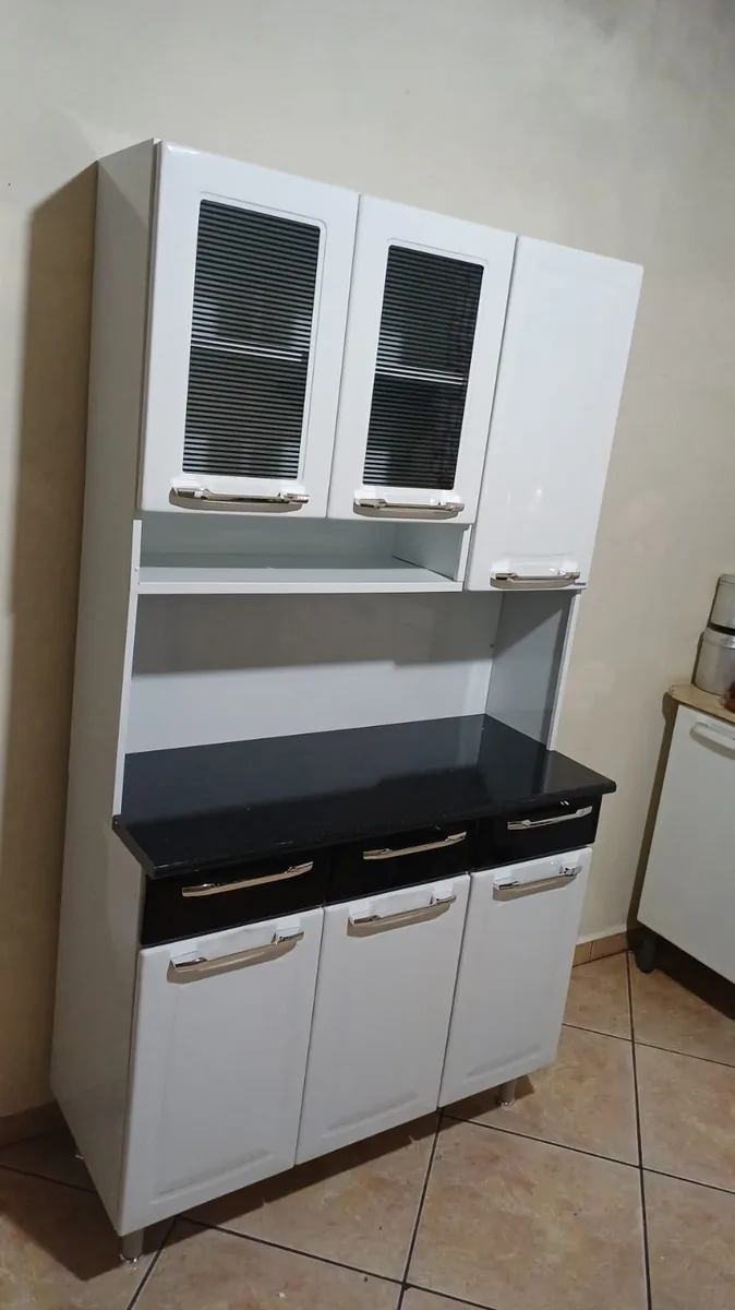 Montagem de armário de cozinha modulada com balcão e aéreo em Barretos-SP