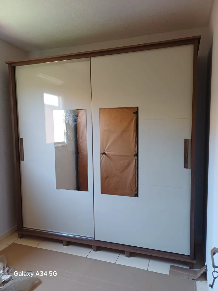 Montagem de guarda-roupa 2 portas de correr espelhadas em Barretos